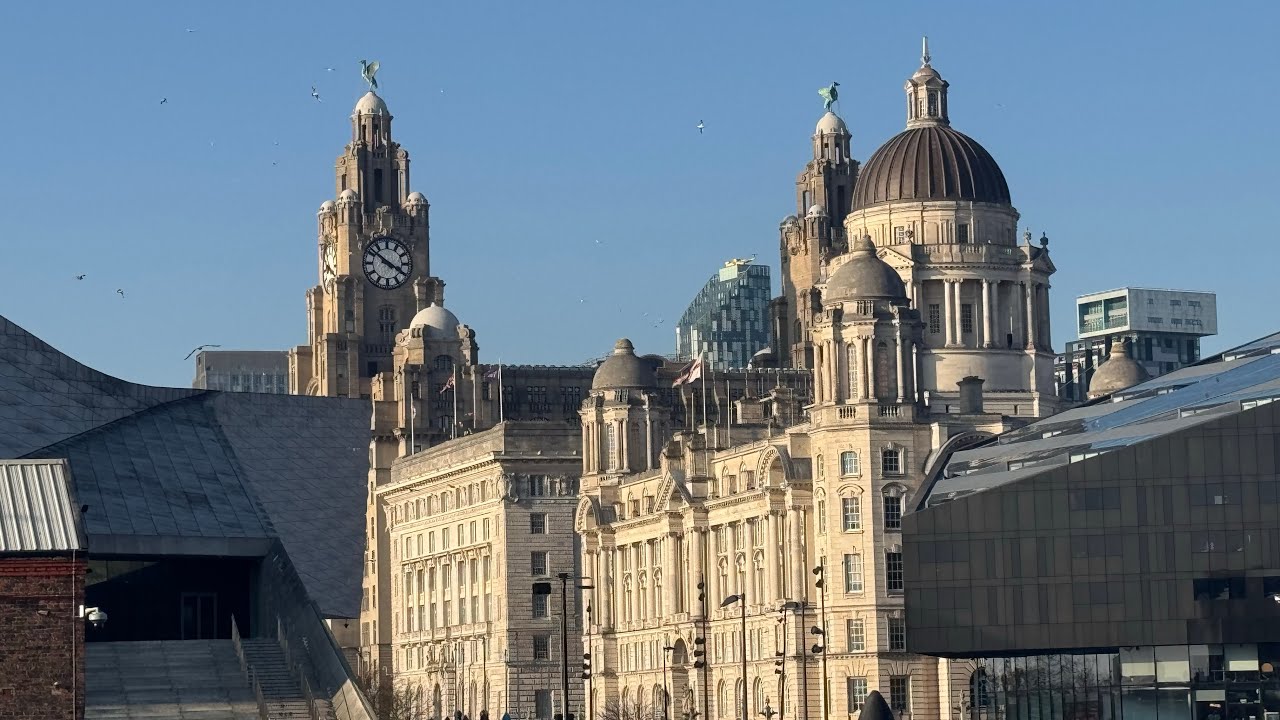 Every day Adventures is live. Liverpool 💕❤️🌹🙏🙏🙏🙏#liverpool #beatles #music #nature #memories 🌹🌹 