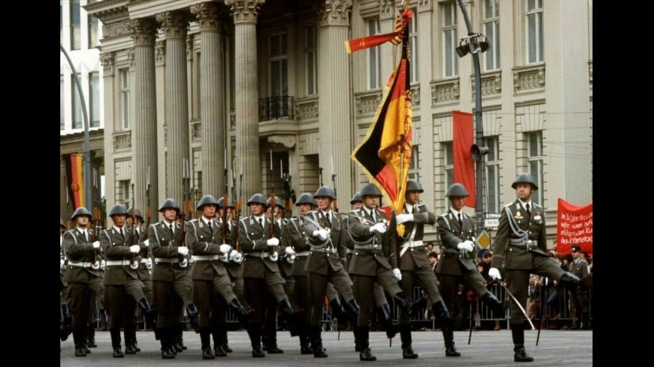 Präsentiermarsch der Nationalen Volksarmee. NVA