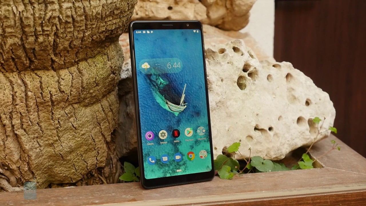 Lenovo Tab V7 is a dual 4G phone with a massive, 6.9
