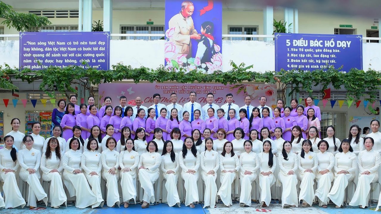 Ở trường cô dạy em thế. Chào Mừng Ngày Nhà Giáo Việt Nam20.11.2025. Chua Văn An Bình Thạnh TpHCM