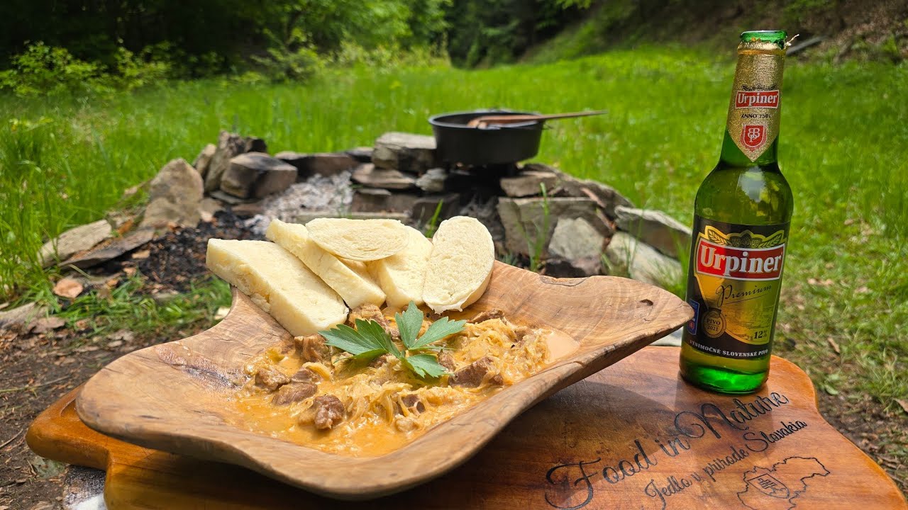 SEGEDÍNSKY GULÁŠ 🍲 S DOMÁCOU KNEDĽOU 💯🤤 |🔥 Food in Nature Slovakia 🌲🔥