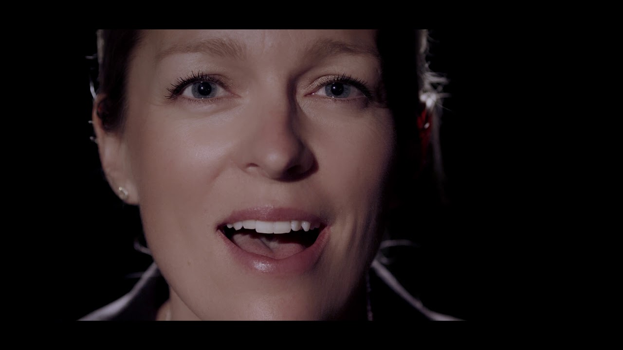 Suzie Villeneuve - ENCORE ET ENCORE (Laurence Jalbert) (Videoclip officiel)