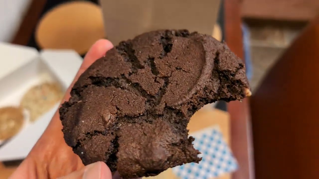 Cookie Review: Midnight Cookie Co Seattle,  Creative Failures, Decent Standard Cookies