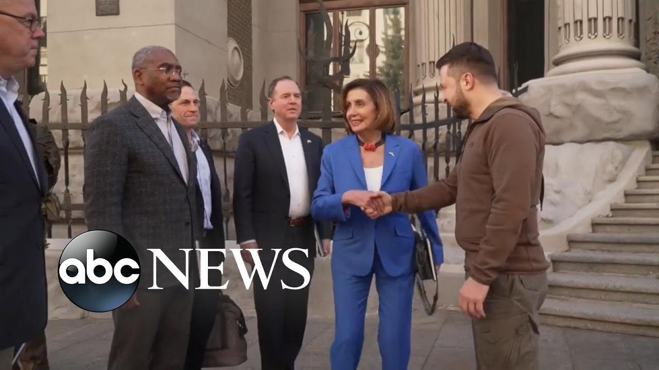 US lawmakers meet with President Zelenskyy in Ukraine | GMA