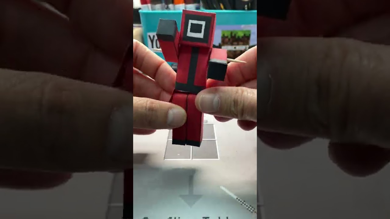 Como hacer tu propia figura (skin) del Juego del Calamar movible 🤯 #tips #craft #art #paper