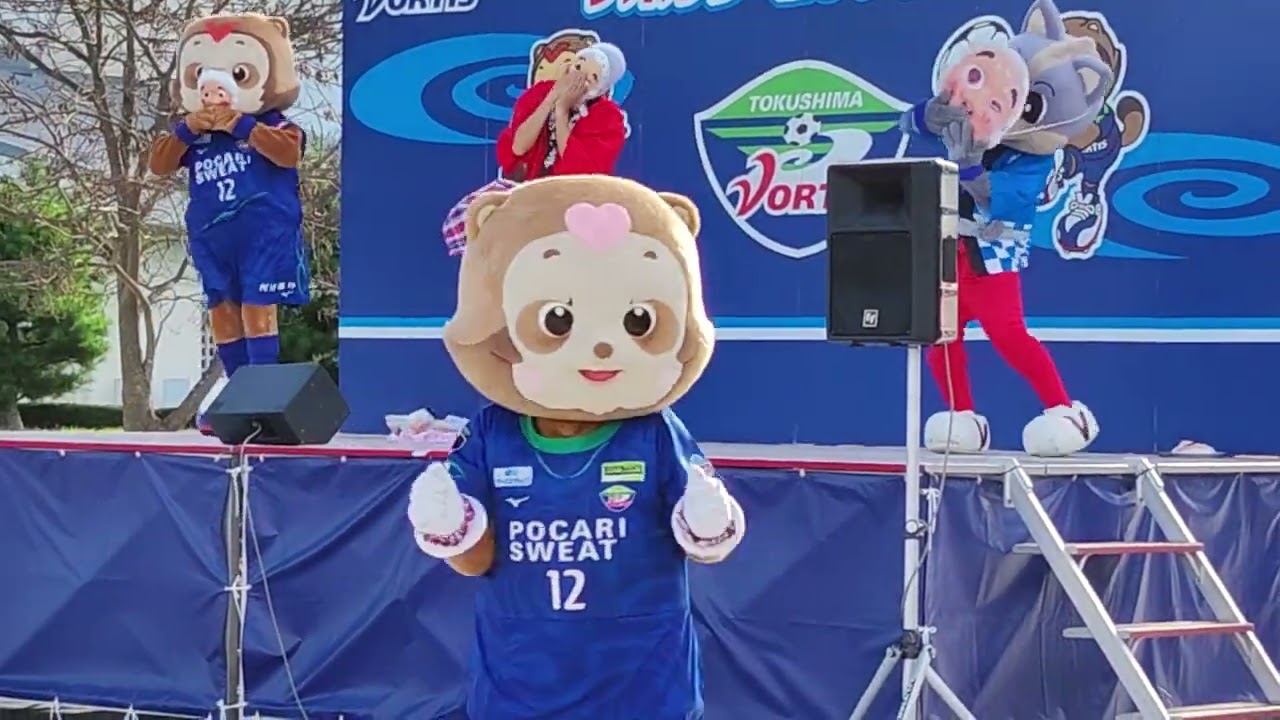 大林ひょと子、ヴォルタくん、ティスちゃん、ヴァンくんのひょっとこショー！