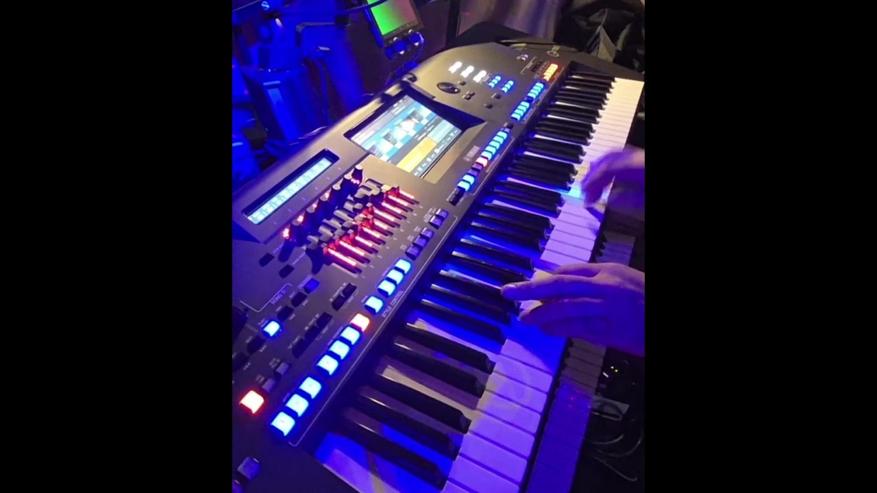 *Wackelkontakt *[Lampe aus den 70er.] Keyboard Cover Instrumental Genos 2