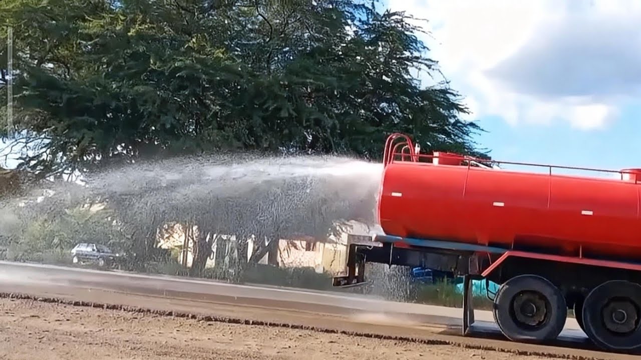 MOSTRANDO O FAMOSO RABO DE PAVÃO NO CAMINHÃO PIPA 🦚💧🚚💦