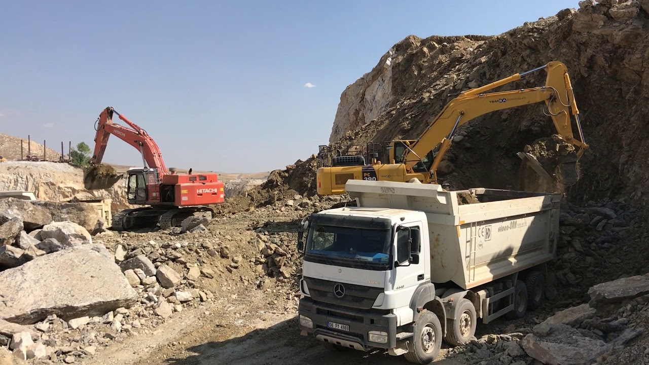 KOMATSU  PC 390 & HİTACHİ ZAXİS 470 BÜYÜK KAPIŞMA