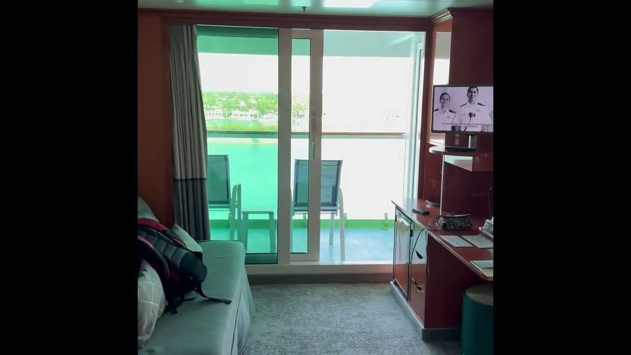 Norwegian Gem Mini-Suite (Club Balcony) 11578
