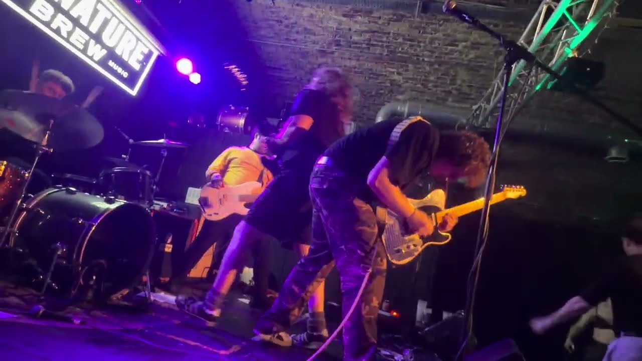 Gallus - Fruit Flies / Actual Factual / Cool to Drive - Signature Brew, Haggerston - 21st Feb 2026