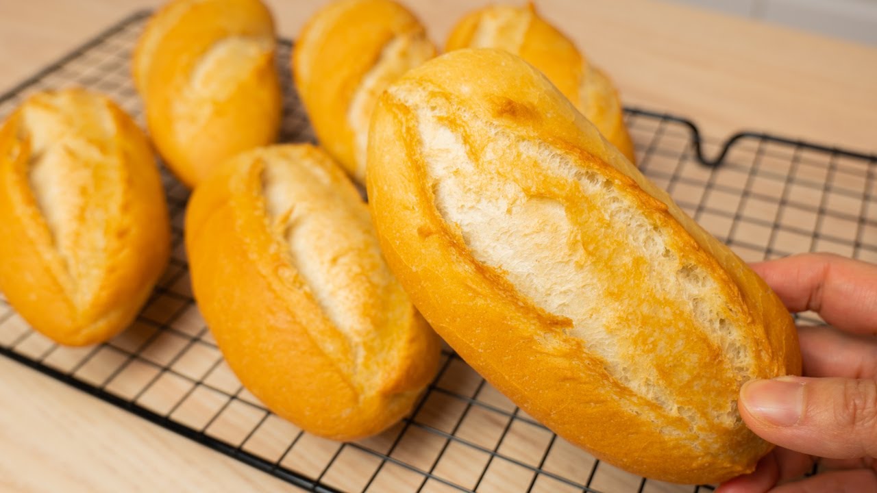 Simply 4 ingredients, perfect bread rolls