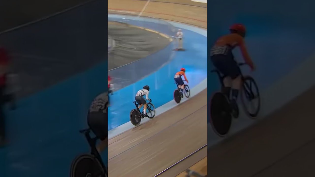 The ultimate cat and mouse game between Daniela Gaxiola and Hetty van de Wouw! 😺🐭 #TrackCycling