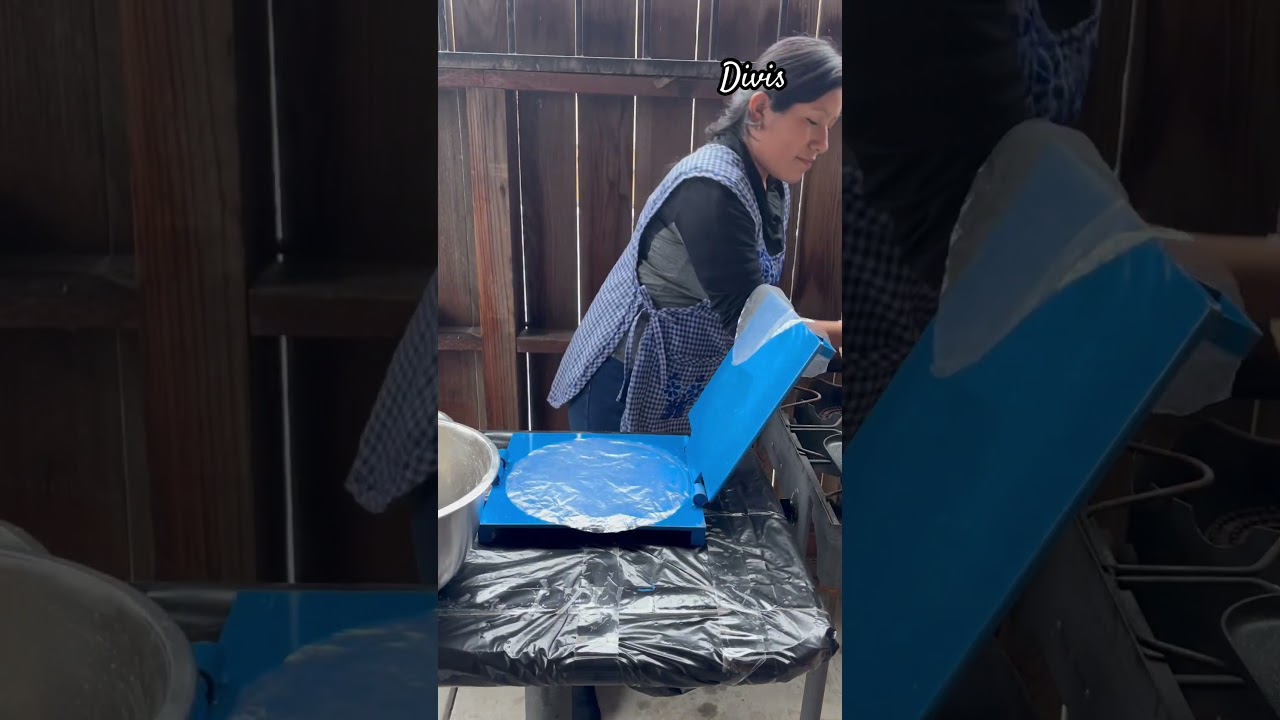 Tortillas a mano con tortilleras que vienen desde Oaxaca! 