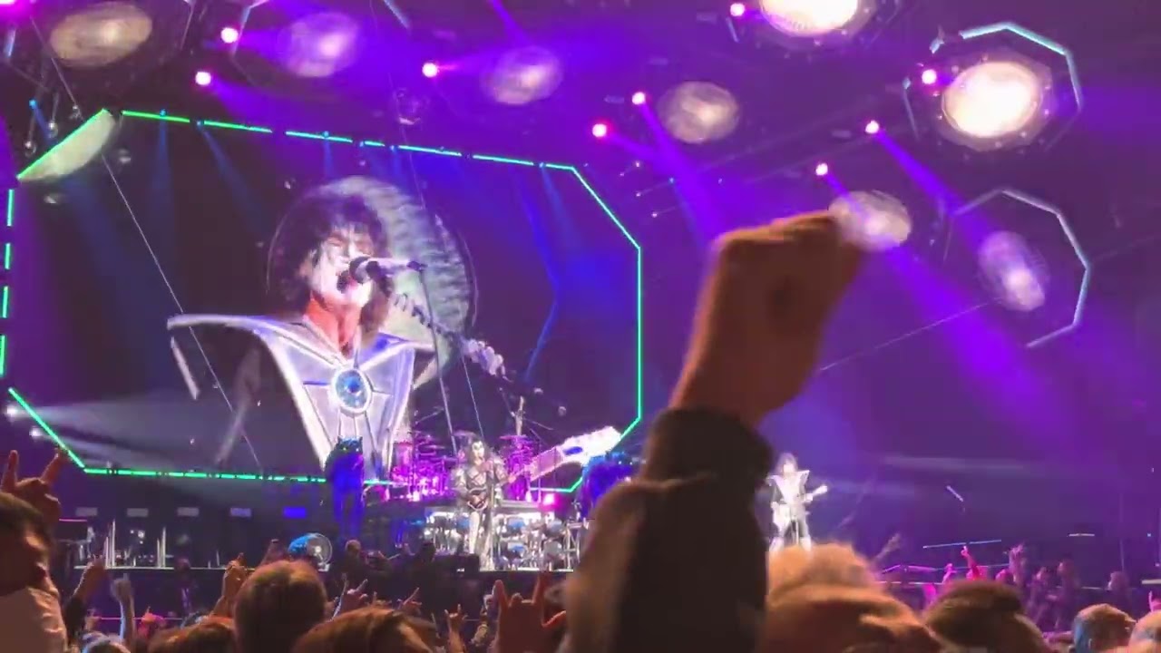 KISS - “Love Gun” - Tokyo Dome 2022-11-30