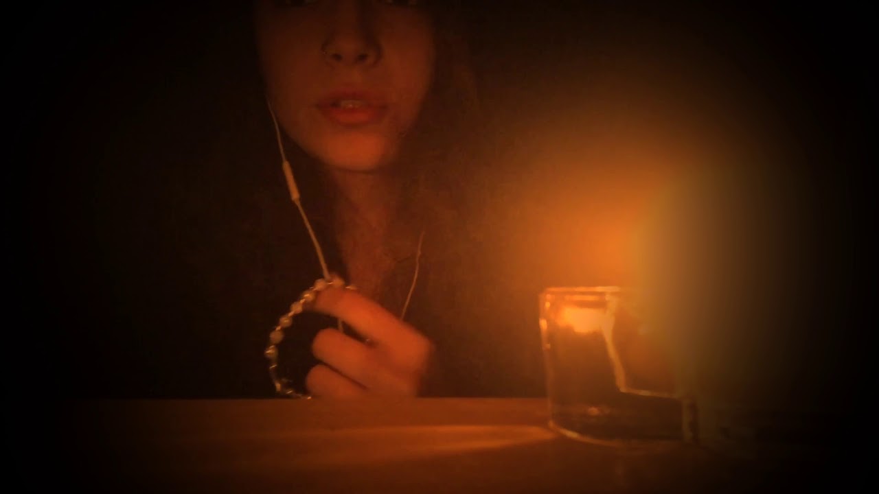 ASMR - rezando El Rosario (unintelligible)