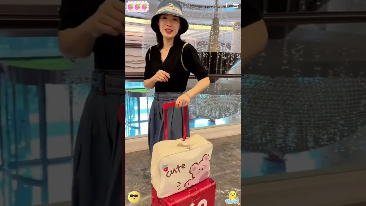 暑假带孩子旅游，平时出差都可以用得到的#行李包 ，可以直接固定在拉杆箱上，拿随手用的东西真的超方便#宝妈推荐 #出差旅行必备