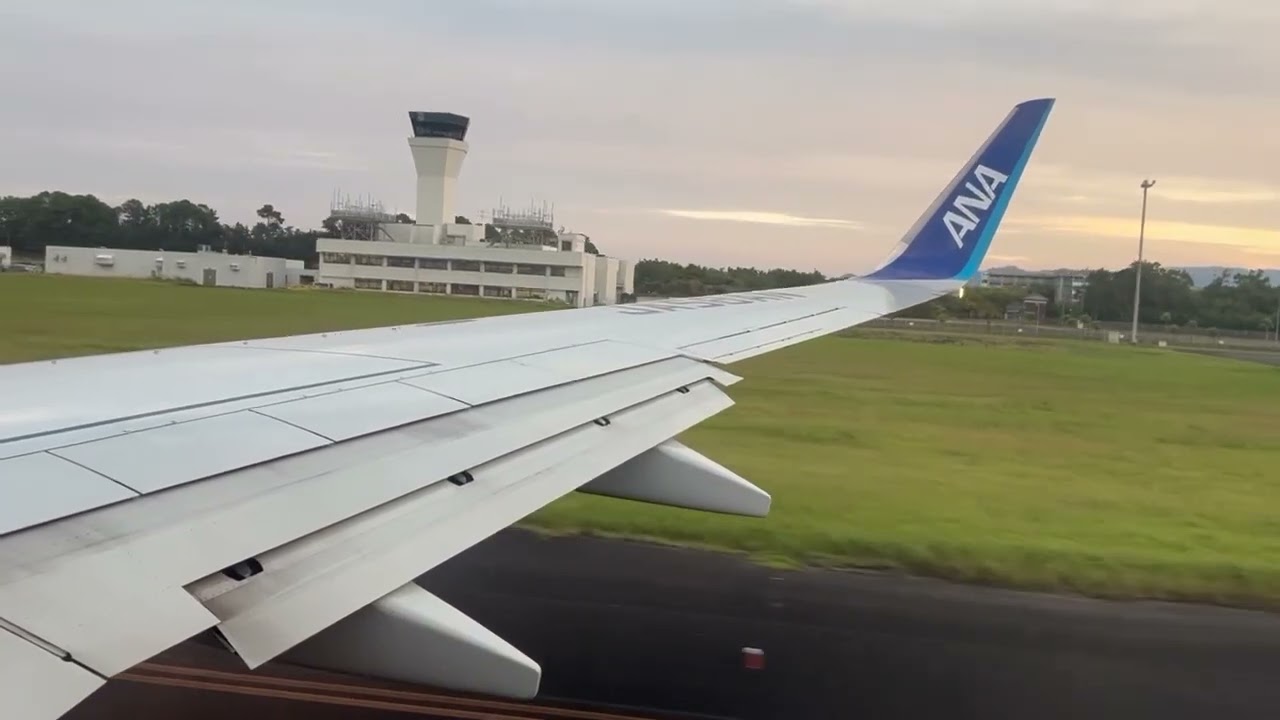 豪快なエンジン音で離陸する飛行機！フワフワ揺れながら上昇 #b737 #離陸 