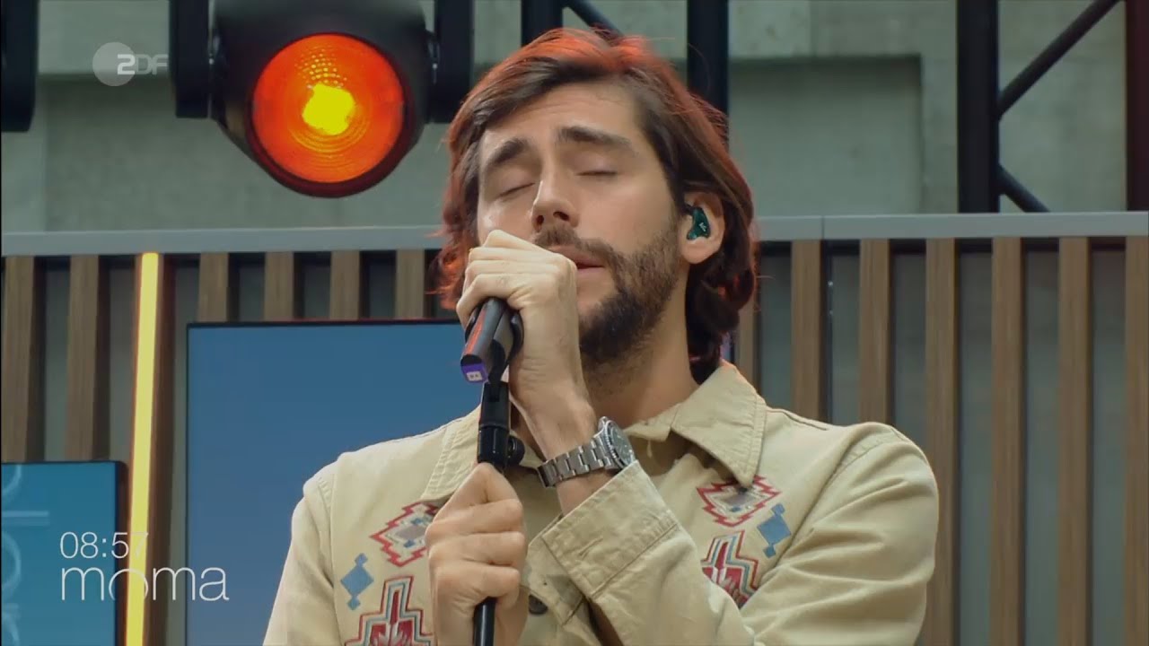 Alvaro Soler - Solo Para Ti + Interview (Live) moma 22/04/22