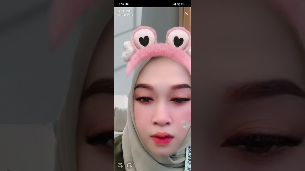 Indonesian  Girl 🇲🇨