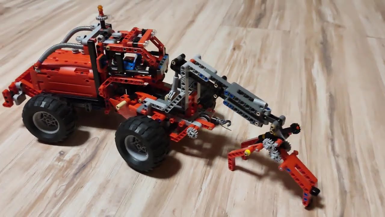 Lego Technic 42029 Forest Skidder 4K