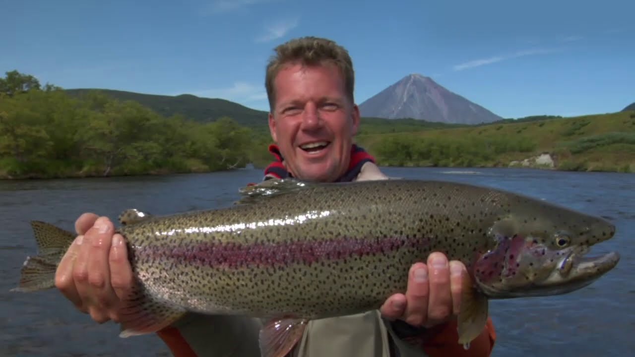 FISH M: Catching Rainbow trout in Opala River, Kamtjatka - PART I (Fiskedrag S04)