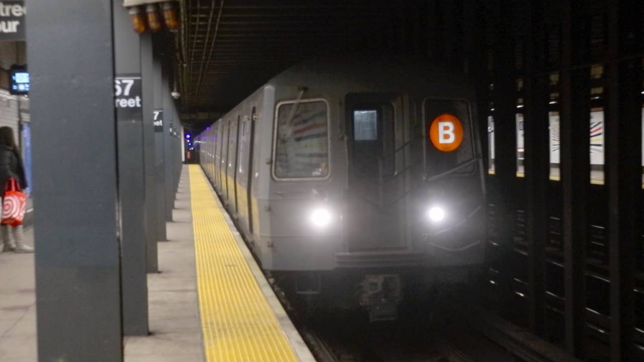 NYCT Subway: R68A (B) Train at 167th Street