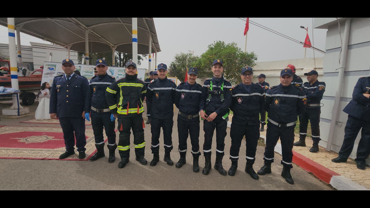 رجال الوقاية المدنية يخطفون الأنظار باستعراض احترافي في احتفالات رسمية  #حوادث #الوقاية_المدنية