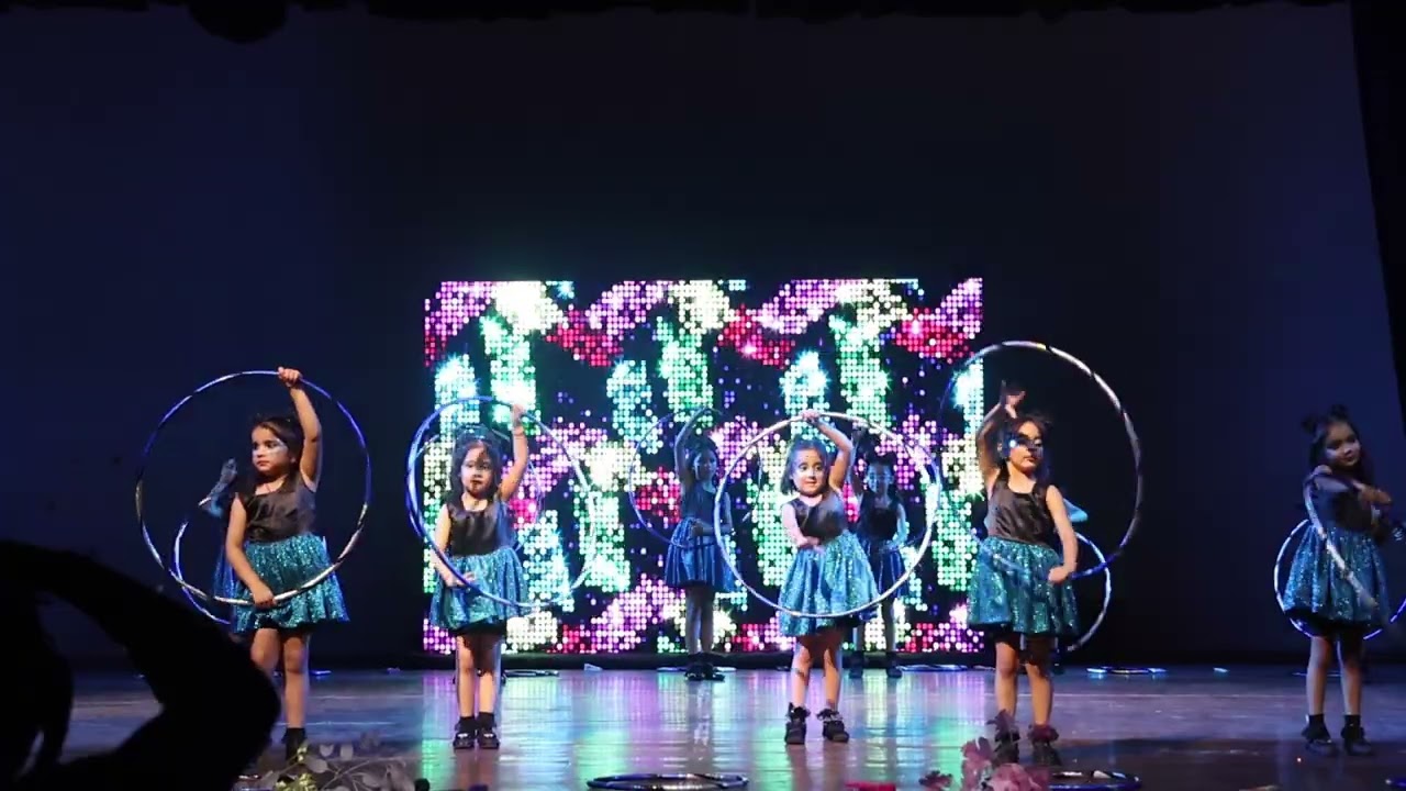 princess anna on floor with apt fan dance & hoopla performance.. 