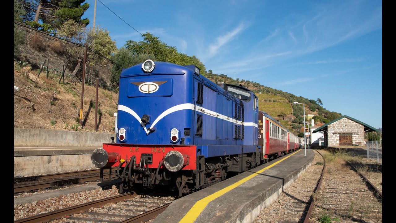 CP 1400s working the Douro Valley 
