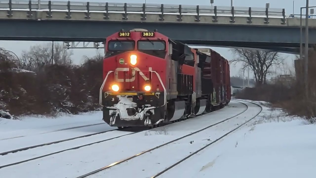 gevo pair. Cn 369 rolling through dorval