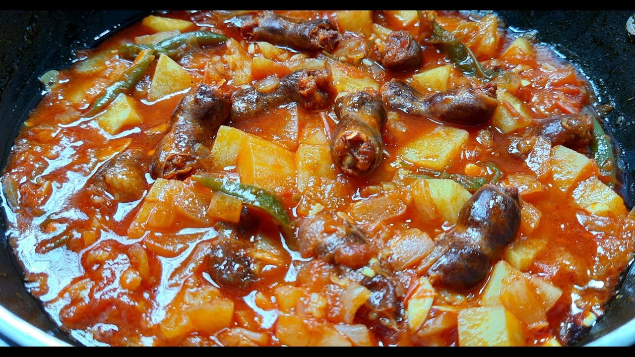 GOAN SAUSAGE WITH POTATOES ( CHORIS ) Sunday special 😋 #HAPPYLIVING