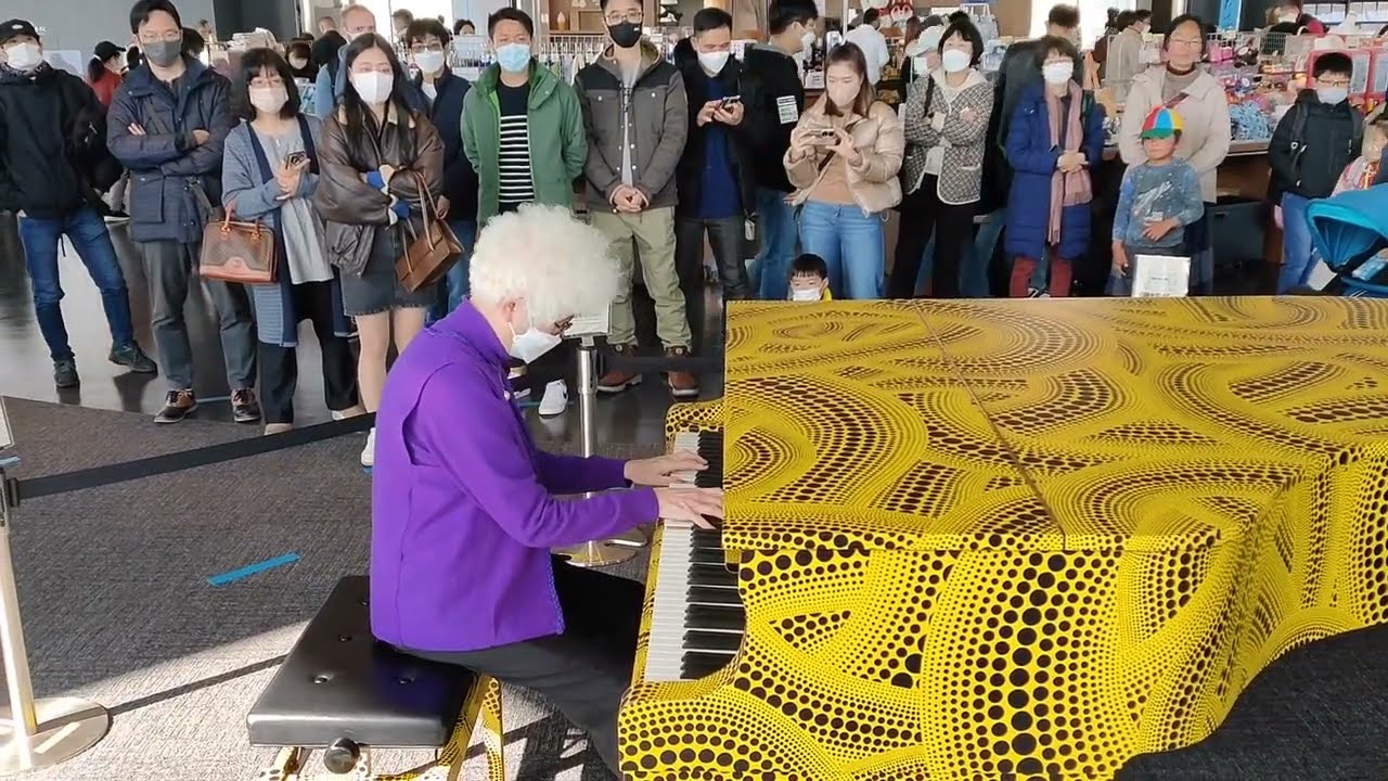 【Street piano on the 45th floor】Pavane pour une infante défunte-Ravel / Piano Grandma