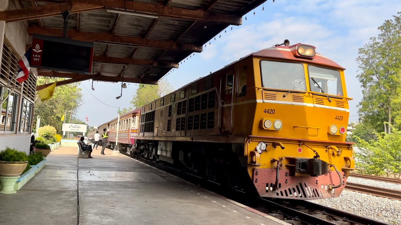 นั่งรถไฟขบวนธรรมดาที่ 251 ธนบุรี - ประจวบคีรีขันธ์ จากสถานีรถไฟบ้านโป่ง ไปสถานีรถไฟประจวบคีรีขันธ์
