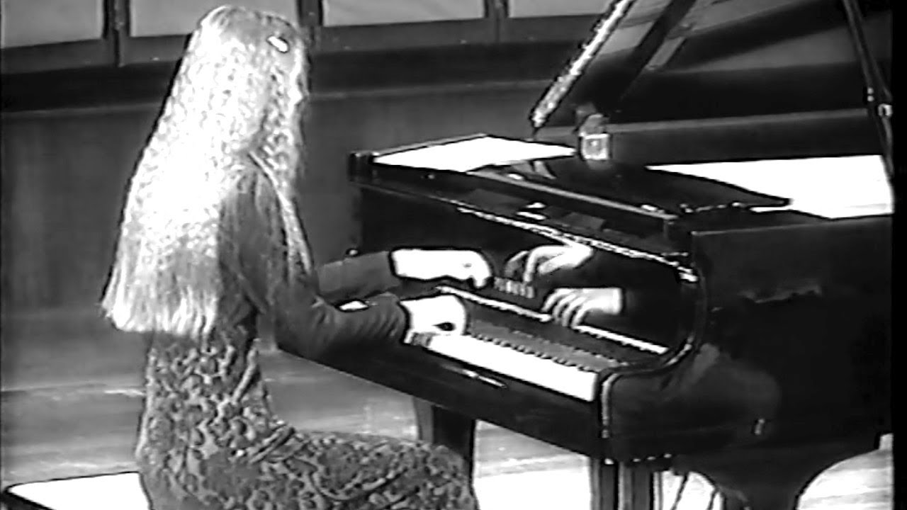 F. Liszt Bagatelle without tonality S.216a - Maria Welna (concert pianist)