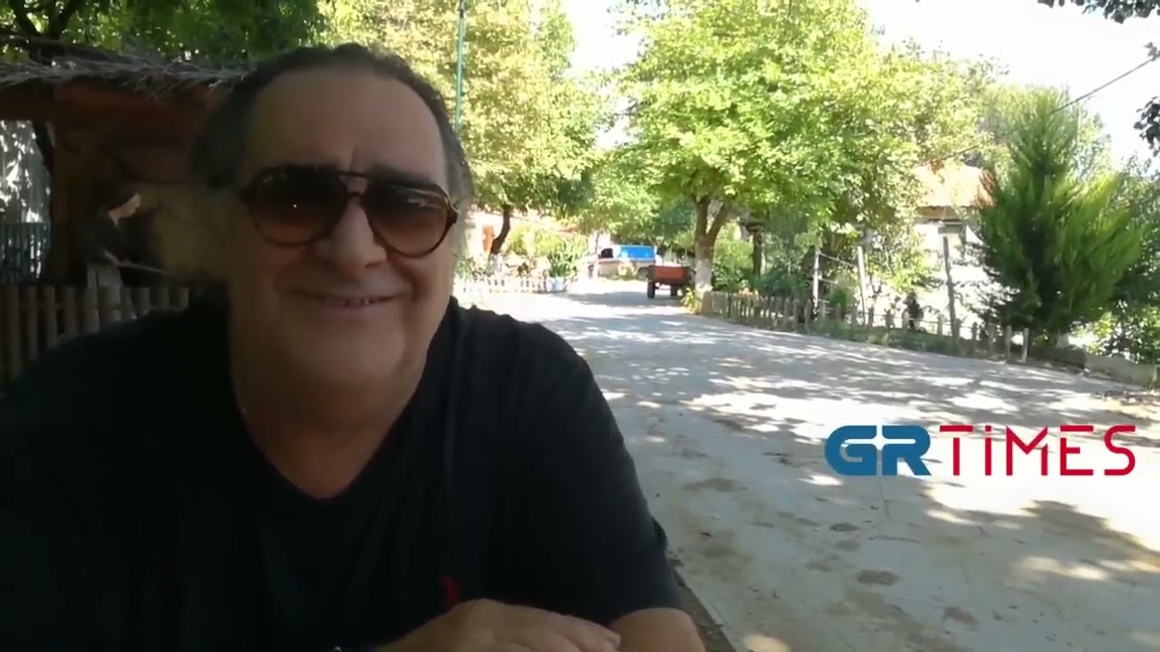 Ο Βασίλης Καρράς στο κτήμα του στο Κοκκινοχώρι Καβάλας