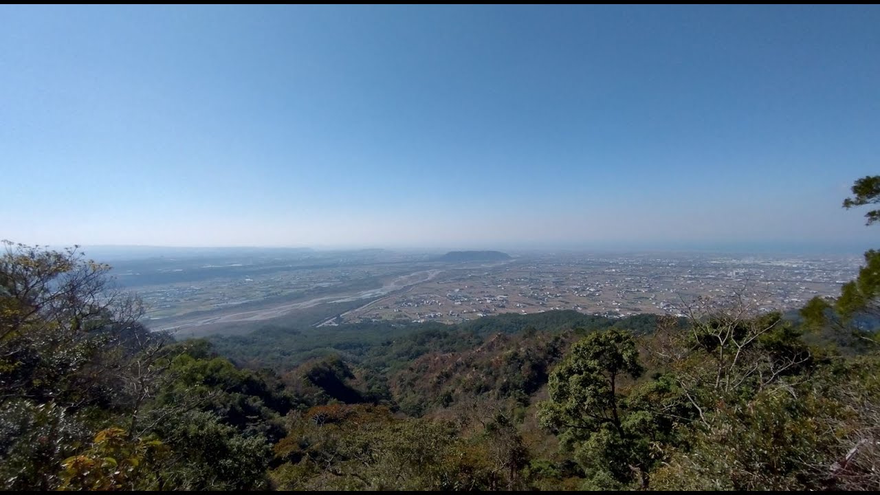 步道樂嘗－苗栗三義 百大登山步道第一名 難度不高但是要注意安全 視野好風景絕佳-火炎山-三角點