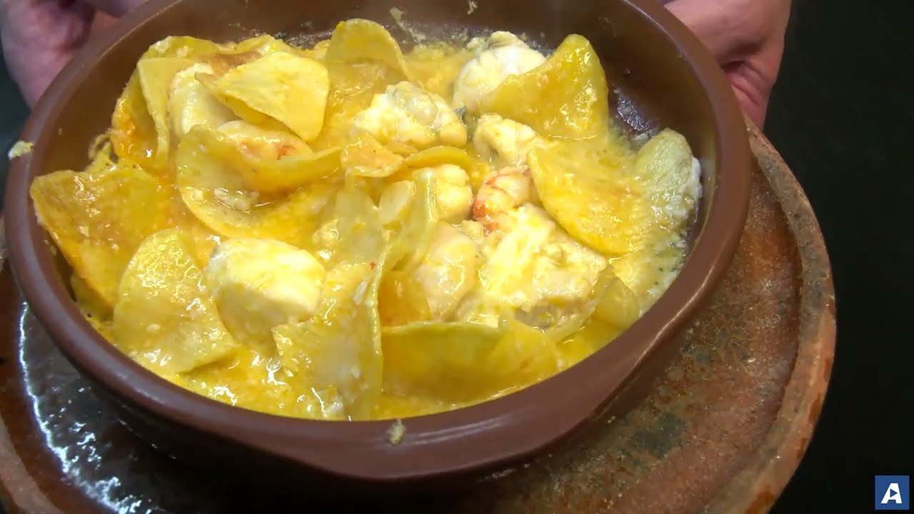 Receta de rape al ajillo con langostinos en salsa de Albariño y huevo en Casa Moncho