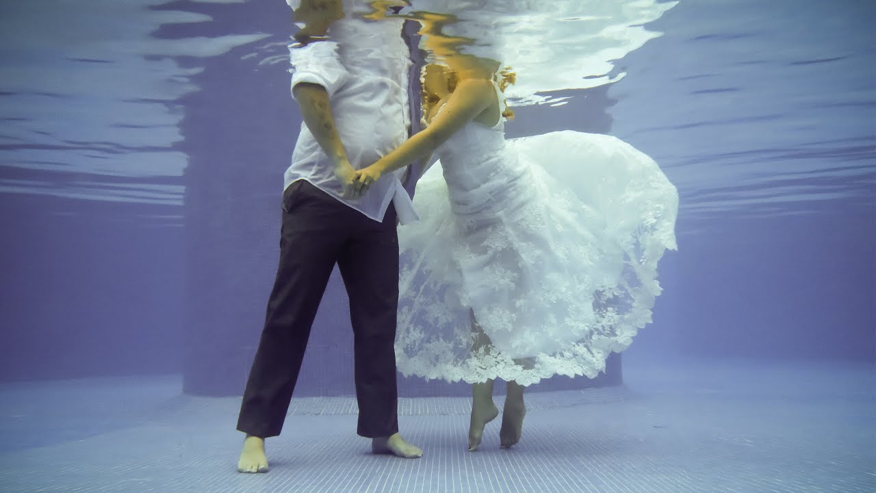 Trash The Dress Underwater Photography in Mexico by Jean-Marcus Strole