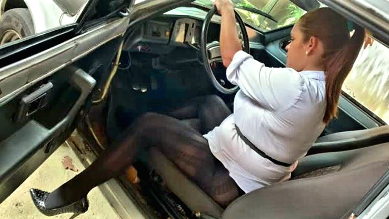 Barbara Cranking her old car in stockings & high heels to take Markus to school | Pedal pumping