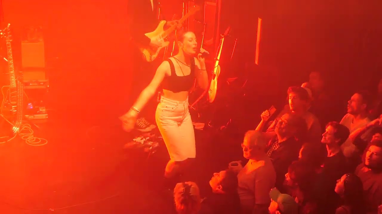 Adé - Sunset - Live la Cigale in Paris - 03/12/2025