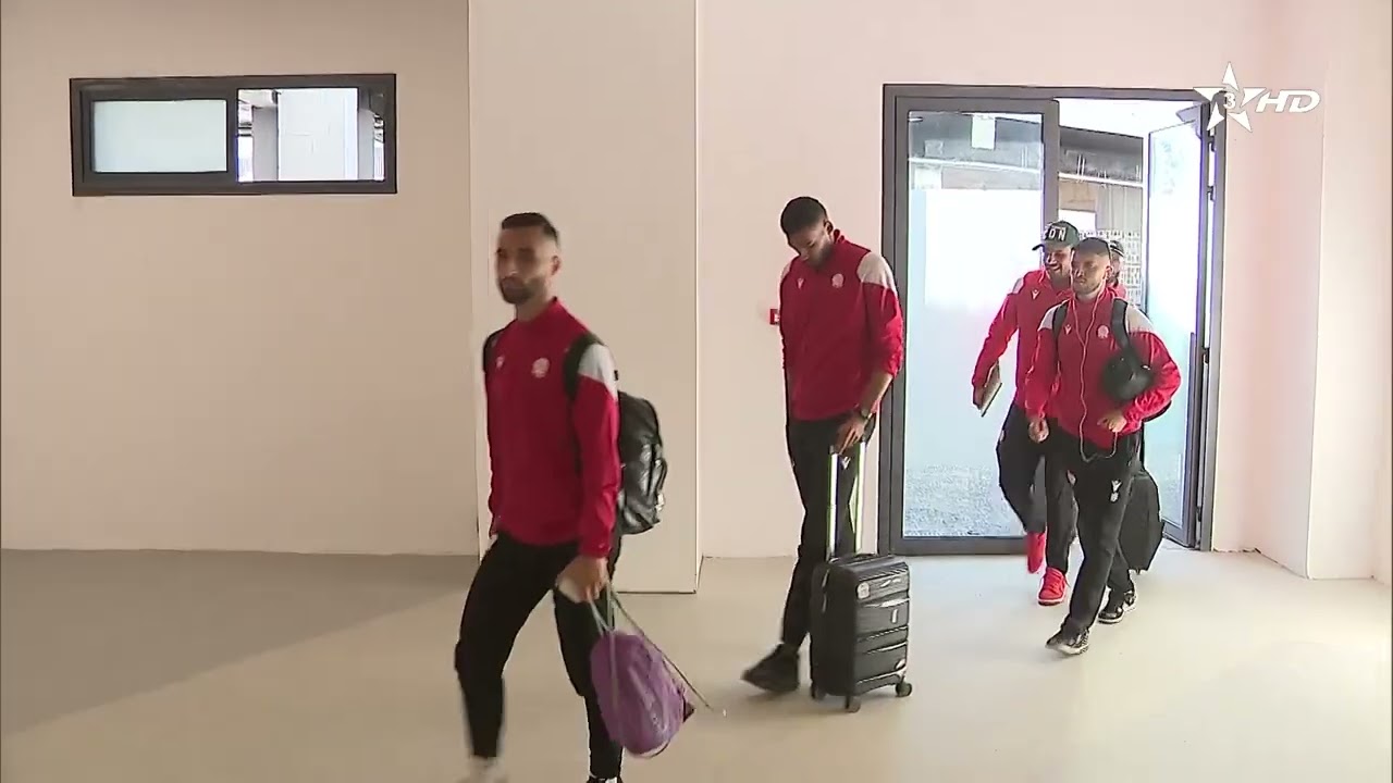 🎥 | وصول حافلة الوداد الرياضي ل المركب الرياضي محمد الخامس قبل مواجهة الجيش الملكي