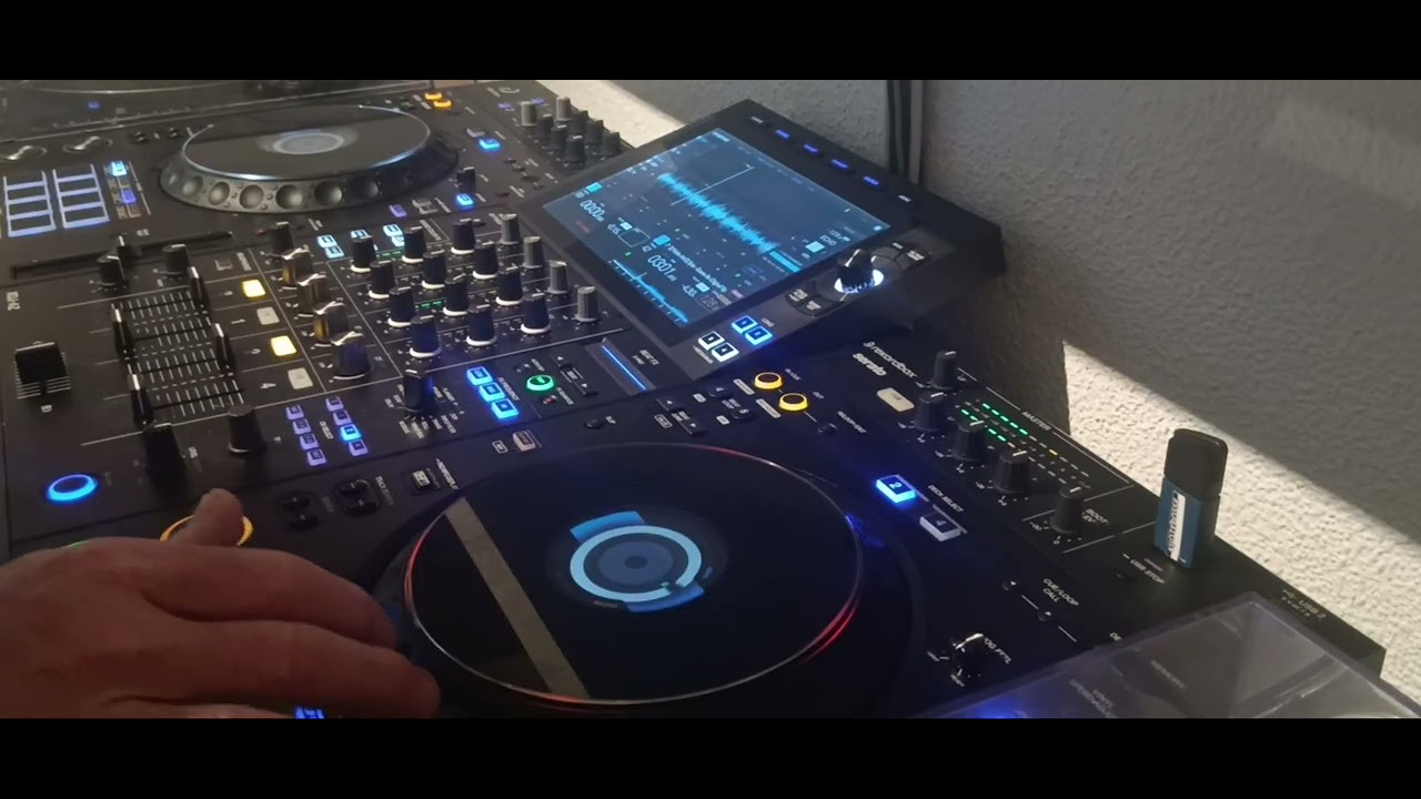 Ushuaia Vs Groove me (Molinillo 128)