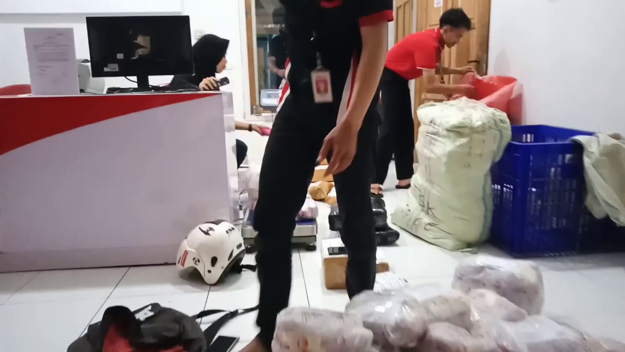 Sortir Dan Packing Paket (JNT Express)