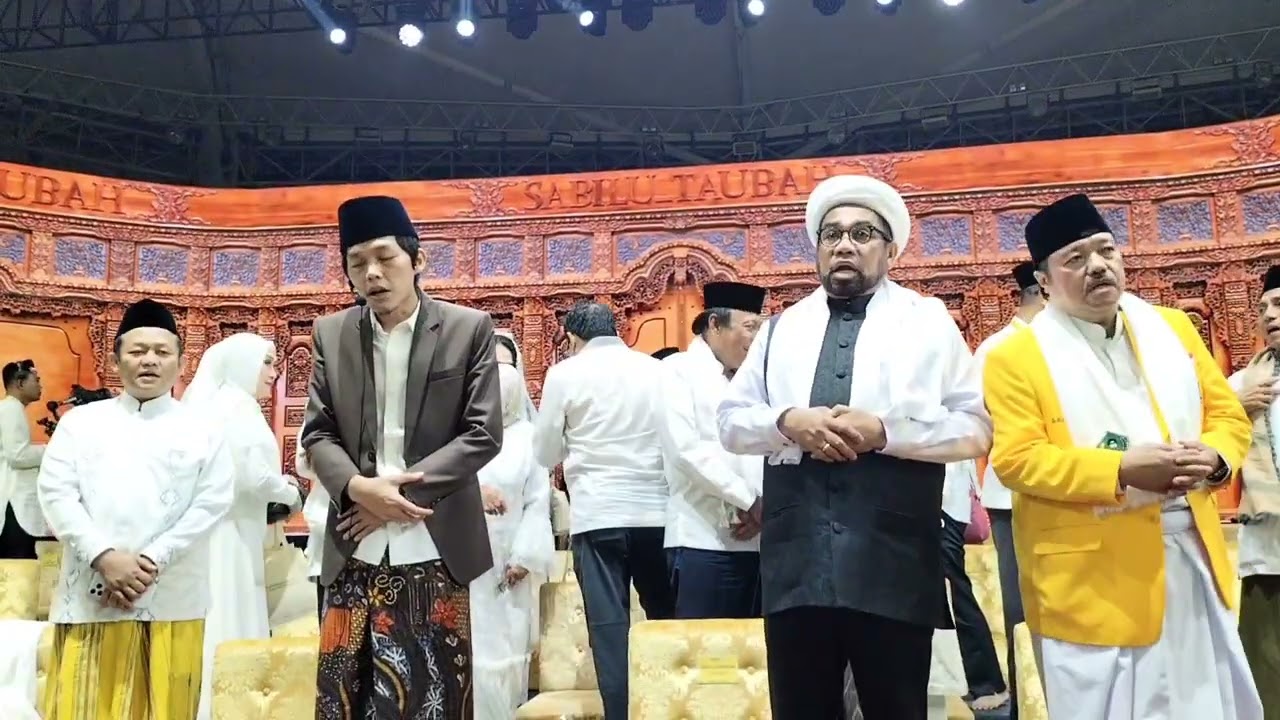MAHALULQIAM BERSAMA GUS IQDAM di jakarta internasional vederome (Jaktim rawamangun)