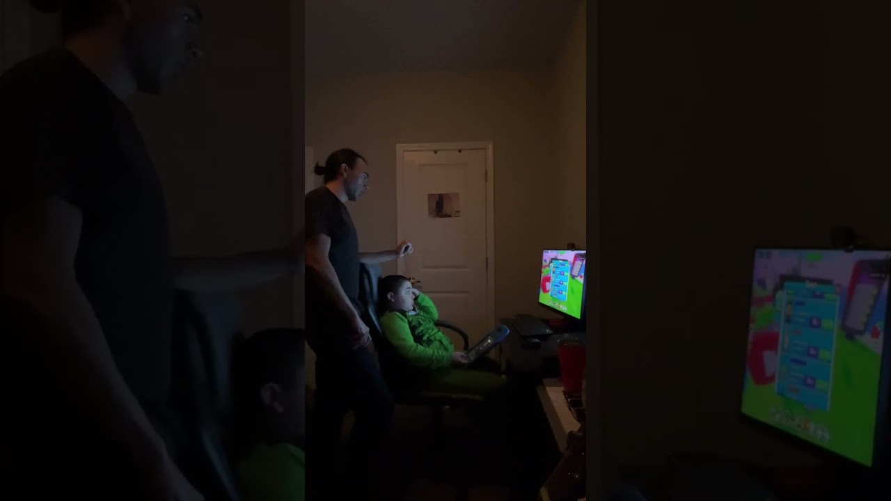Roblox Be A Youtuber: Spending Robux + Autoclicker