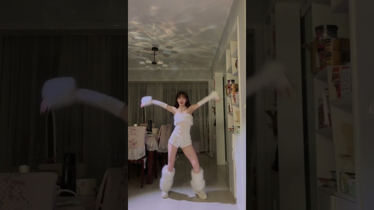 LOVE ME MORE - APINK 