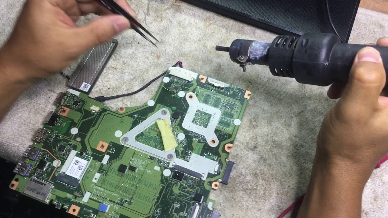 Reparación laptop  problema de humedad-no enciende-solución