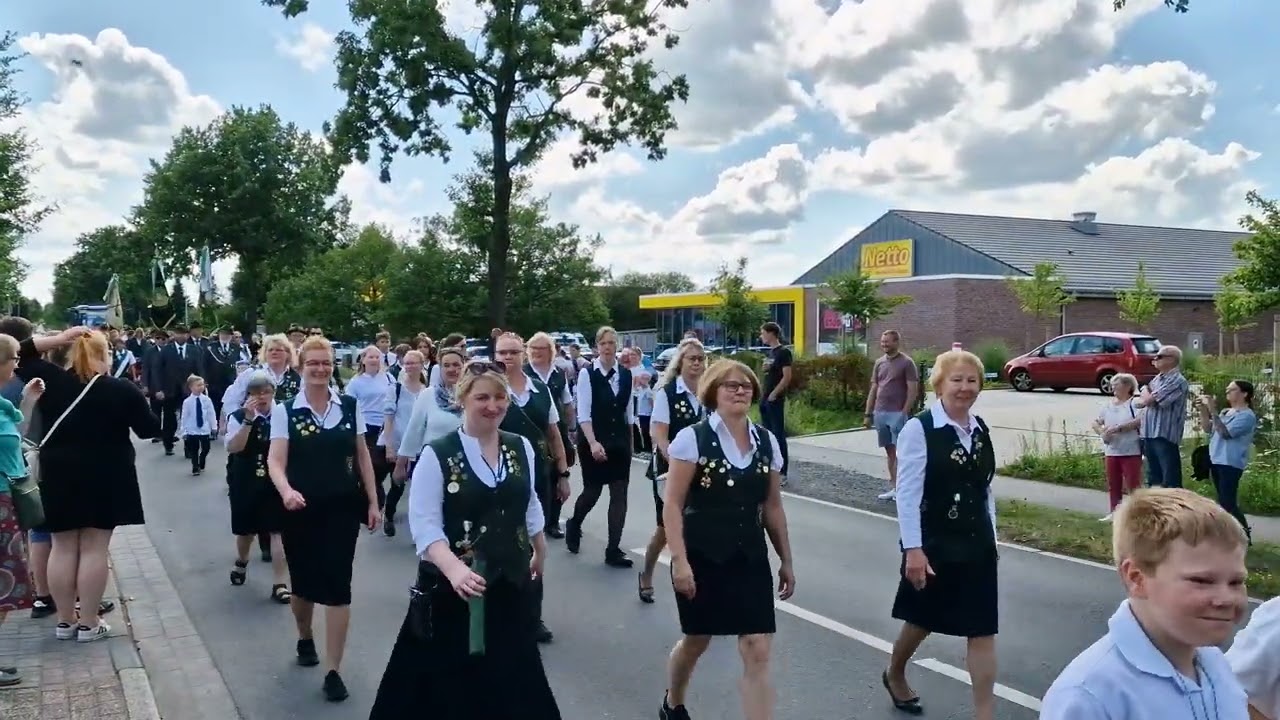 Schützenfest Petersfehn 2024 Festumzug Brüderstraße