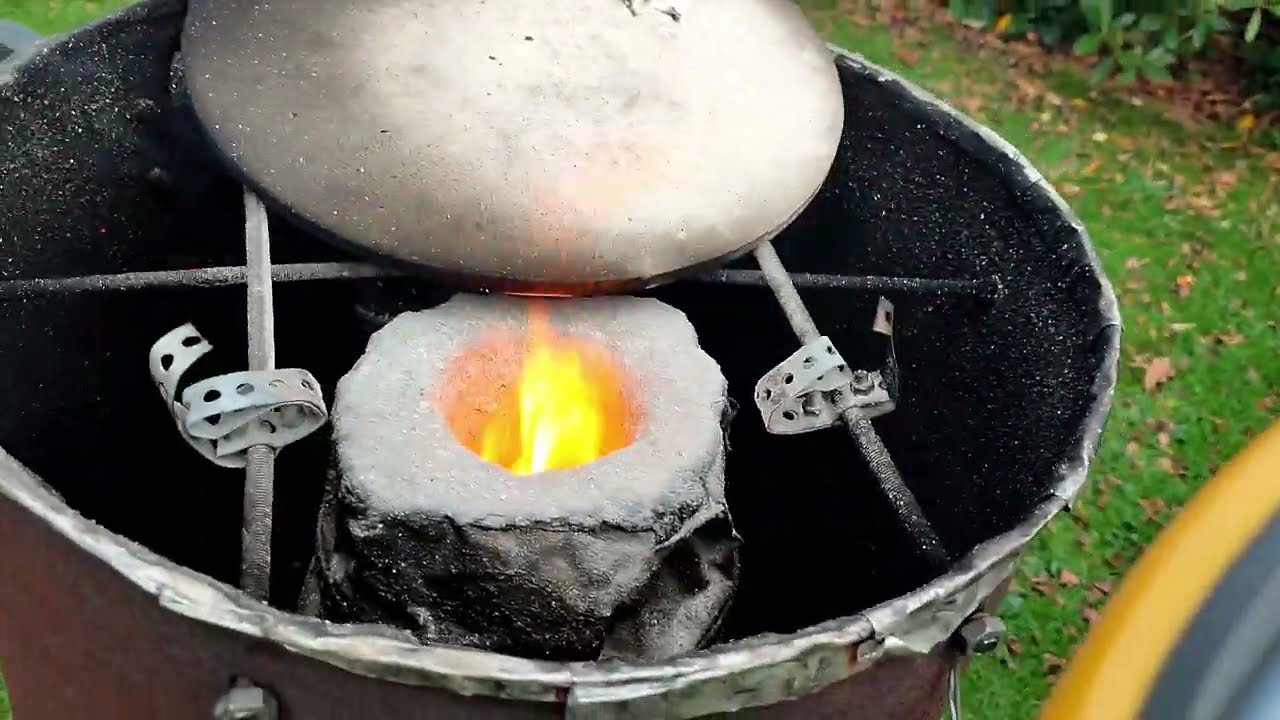 Rocket Stove DIY - mobile Outdoor Heater on Fire (clay, perlite, rockwool) Pt2